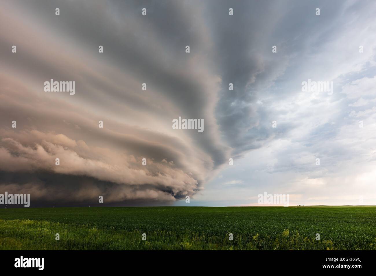 Ominous storm clouds ahead of a supercell thunderstorm near Wall, South Dakota Stock Photo