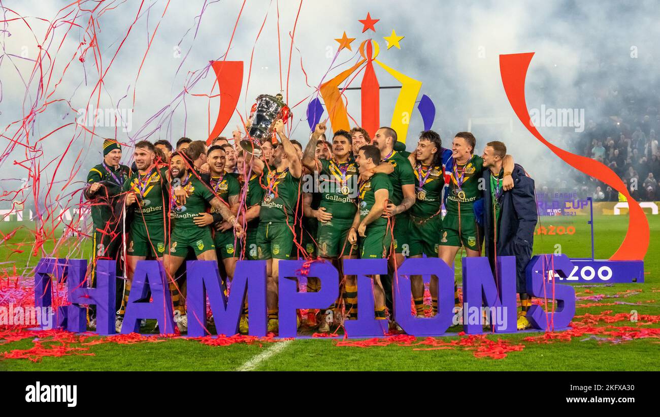 Manchester, UK. 18th Nov, 2022. The Australian team lift the trophy after winning the 2021 Rugby League World Cup Final 2021 match between Australia and Samoa at Old Trafford, Manchester, England on 19 November 2022. Photo by David Horn. Credit: PRiME Media Images/Alamy Live News Stock Photo