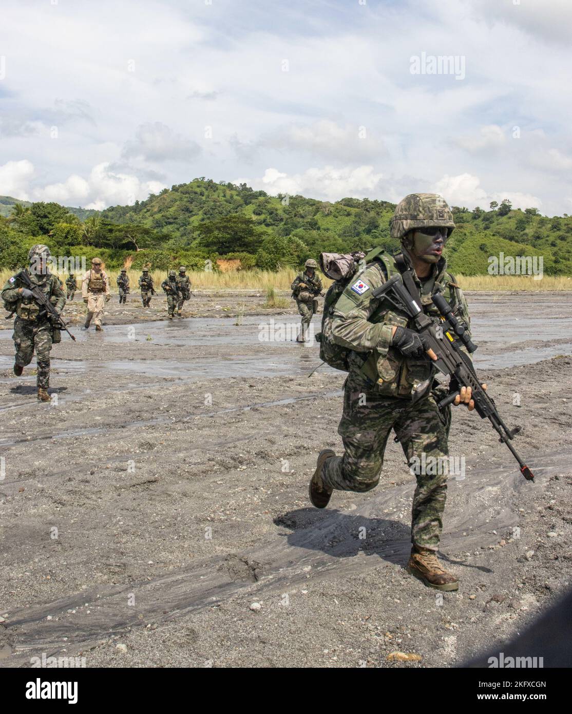 Republic of Korea Marines and U.S. Marines with Battalion Landing Team ...