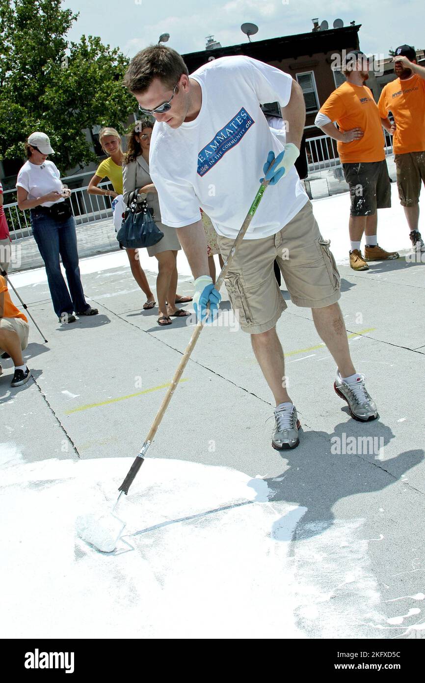 Brooklyn, NY, USA. 23 June, 2010. Jason Bay, of the NY Mets at the Cool The Roof Project at the Bedford-Stuyvesant YMCA. Credit: Steve Mack/Alamy Stock Photo