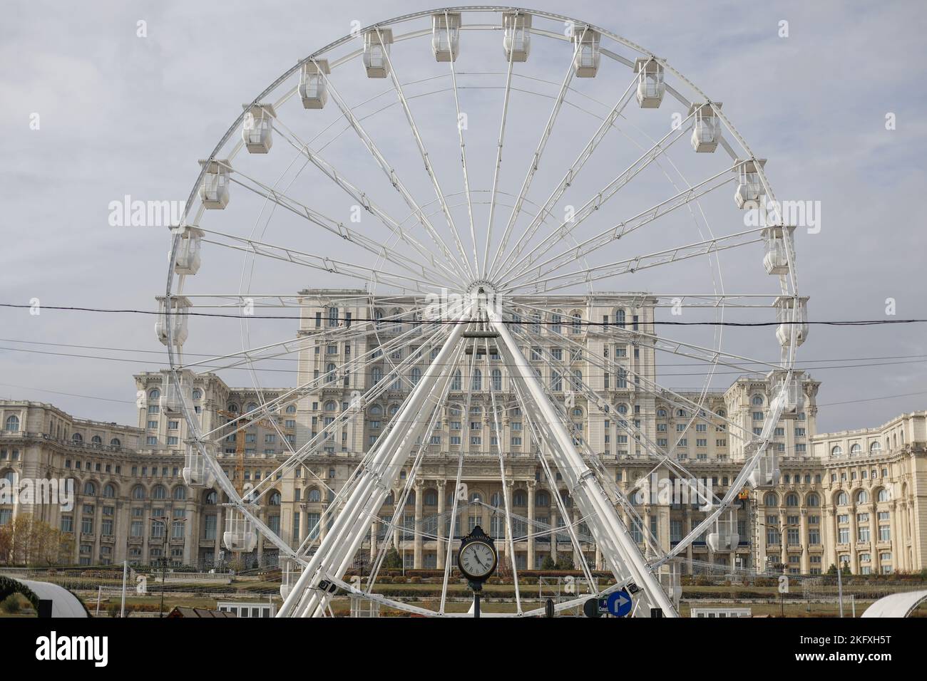 Bucharest, Romania - November 18, 2022: Details with the ferris wheel from the Christmas Market in Piata Constitutiei (Constitution Square) in Buchare Stock Photo