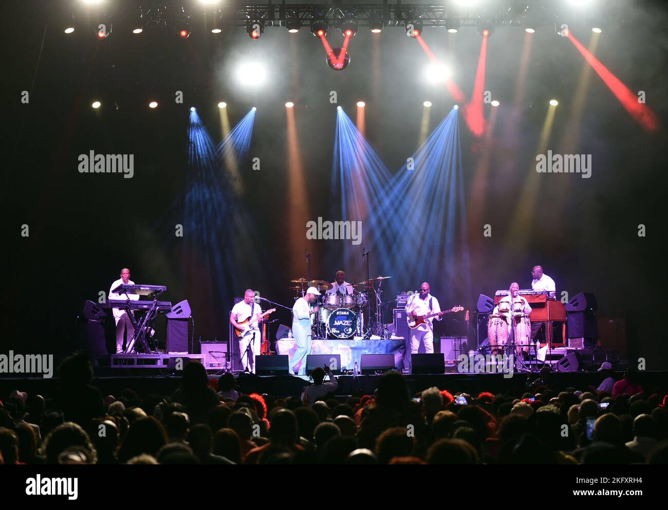 November 20, 2022, Norfolk, Virginia, USA Maze with FRANKIE BEVERLY