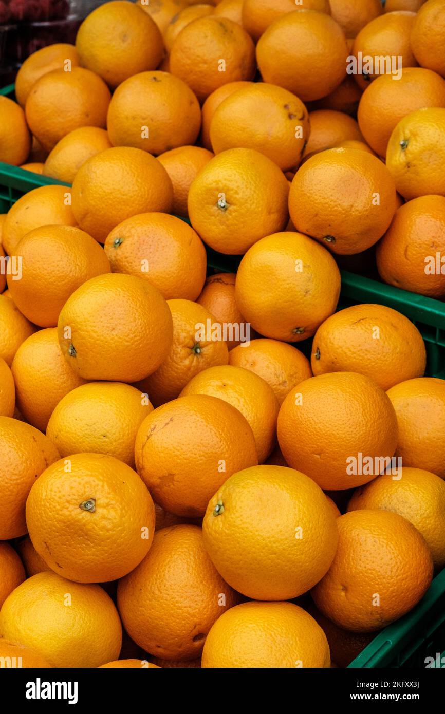 Epsom, Surrey, London UK, November 19 2022, Market Stall Display Of Fresh Healthy Oranges With No People Stock Photo