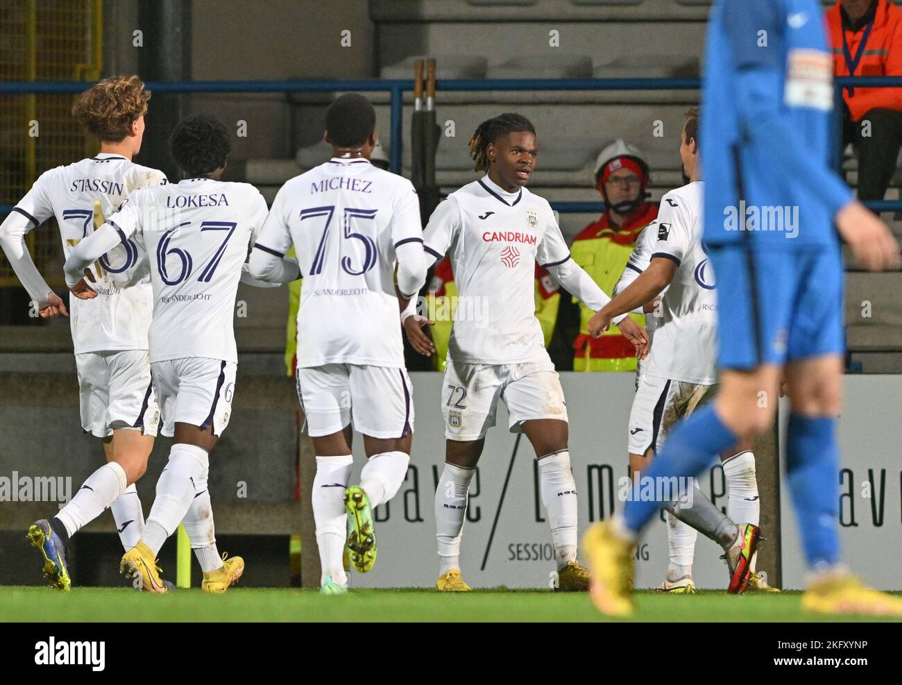 Deinze's Gaetan Hendrickx and RSCA Futures' Agyei Enock fight for the ball  during a soccer match between RSC Anderlecht Futures and KMSK Deinze,  Sunday 14 August 2022 in Anderlecht, on day 1