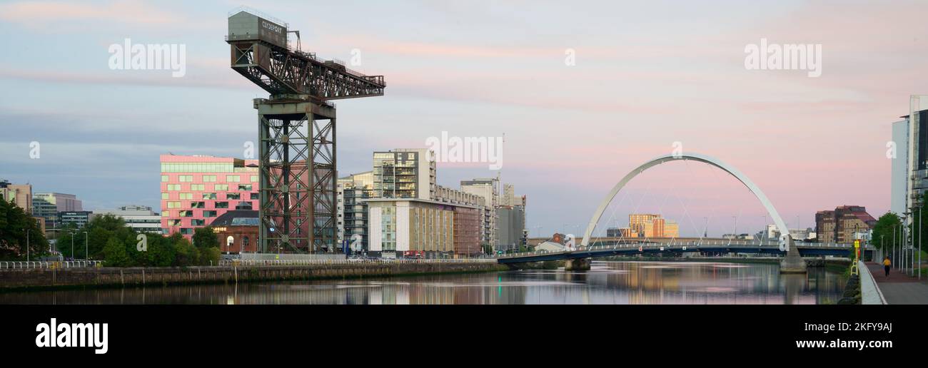 Clydeport Crane at Finnieston next to the Clyde Arc bridge in Glasgow Stock Photo