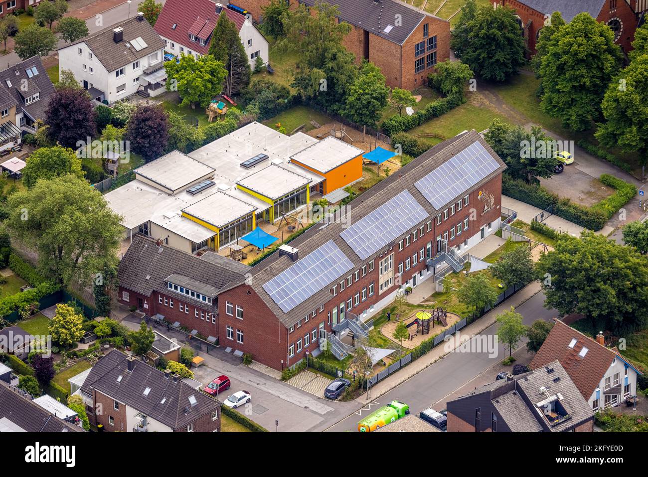 Aerial view, Martin Luther kindergarten with solar roof, Hennewiger Weg