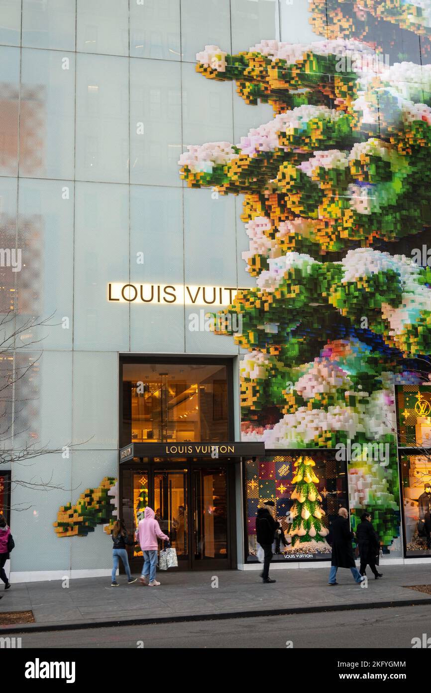 2,258 Louis Vuitton Fifth Avenue Stock Photos, High-Res Pictures, and  Images - Getty Images