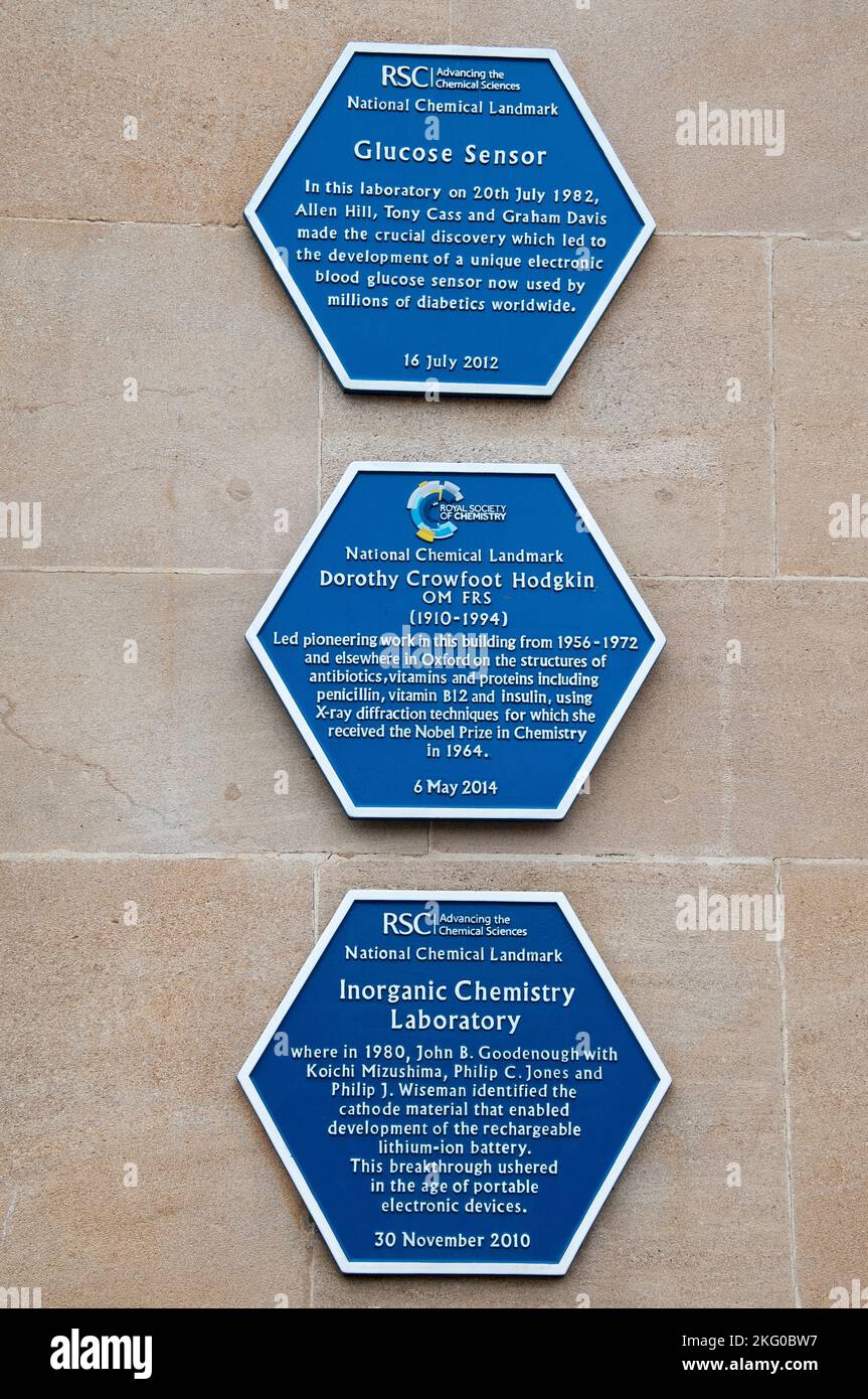 Three Royal Society of Chemistry (RSC) plaques on the Inorganic Chemistry Laboratory at Oxford University Stock Photo