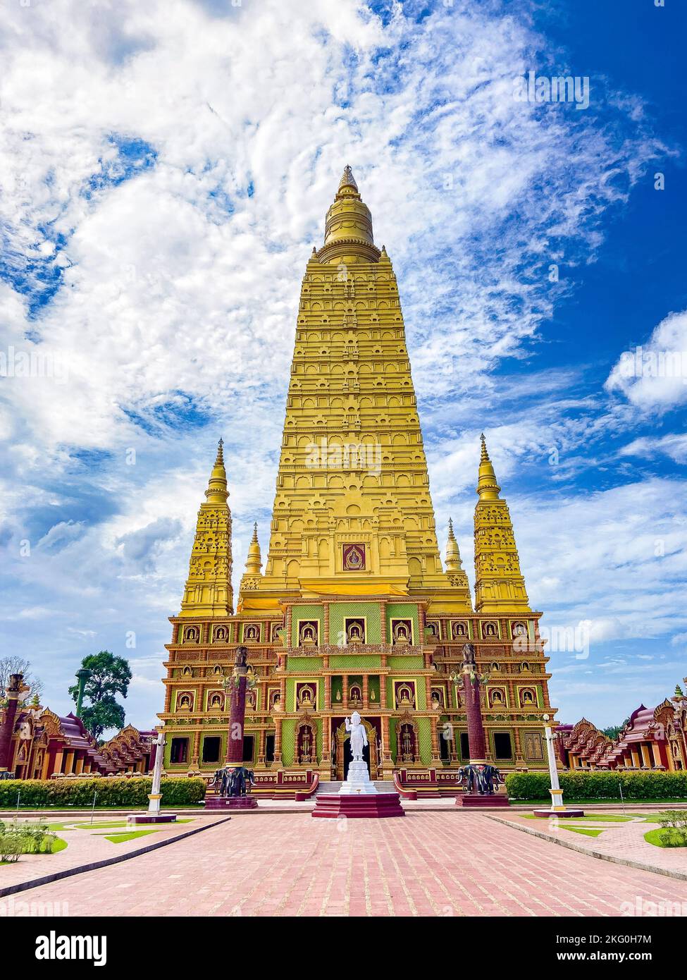 Filmda yalangoch Keksa ayol va fisting onlayn