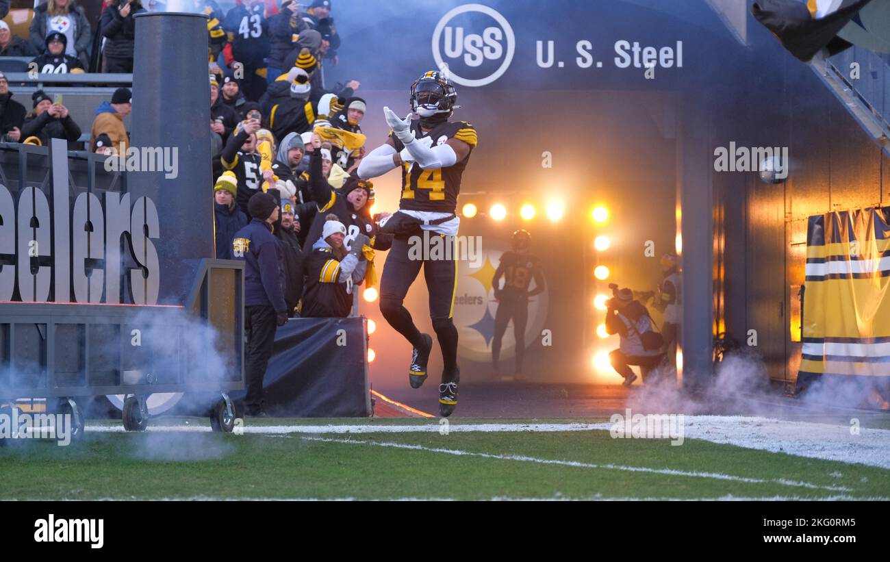 Acrisure Stadium. 13th Aug, 2022. George Pickens #14 during the Pittsburgh  Steelers vs Seattle Seahawks game in Pittsburgh, PA at Acrisure Stadium.  Jason Pohuski/CSM/Alamy Live News Stock Photo - Alamy