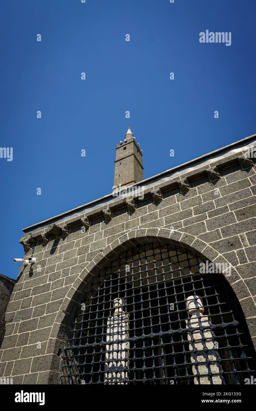 A vertical shot of the Tomb of 27 Companions of the Prophet Sulaiman in Diyarbakir Stock Photo