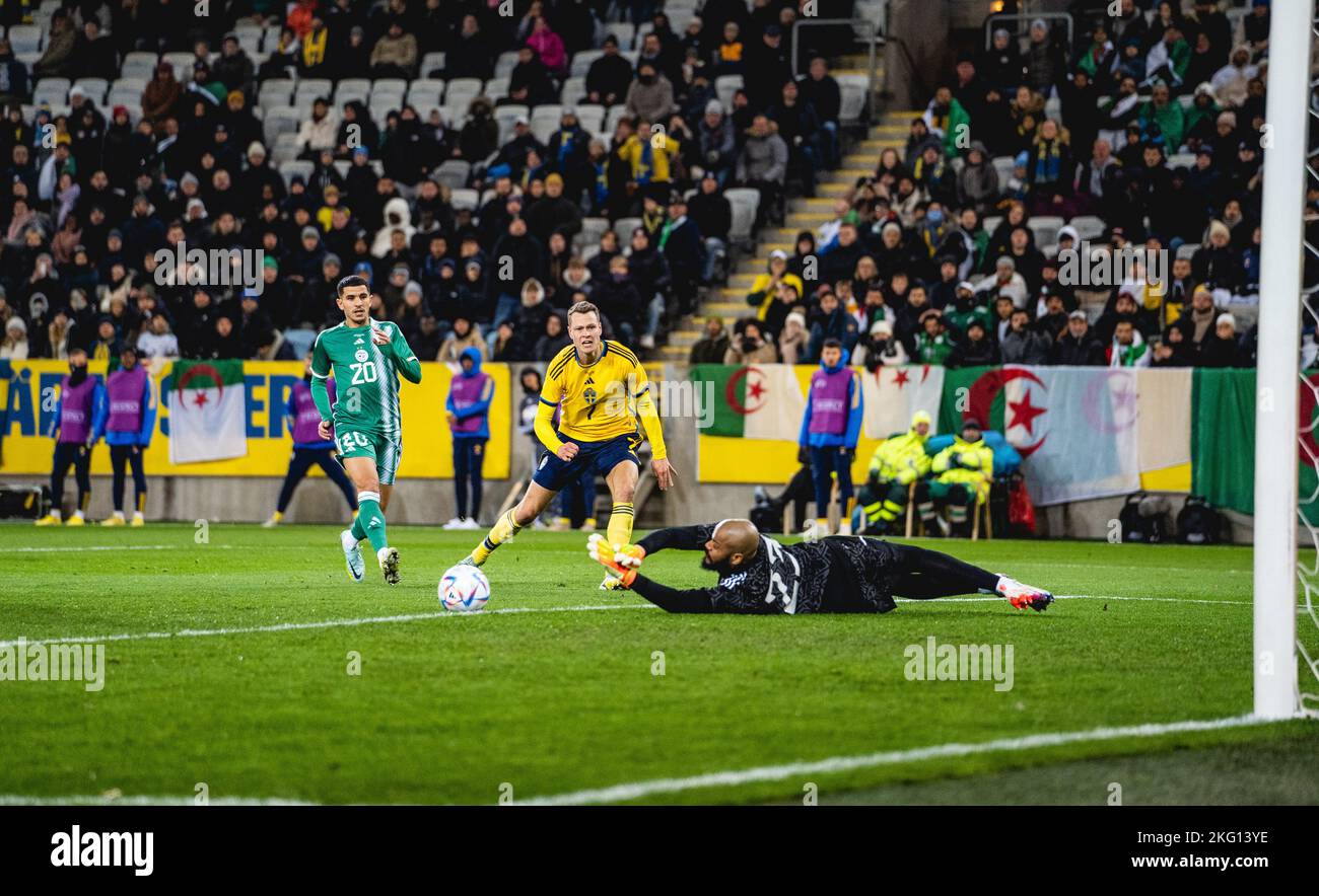 Malmoe, Sweden. 19th, November 2022. Viktor Claesson (7) of Sweden seen during the football friendly between Sweden and Algeria at Eleda Stadion in Malmoe. (Photo credit: Gonzales Photo - Joe Miller). Stock Photo