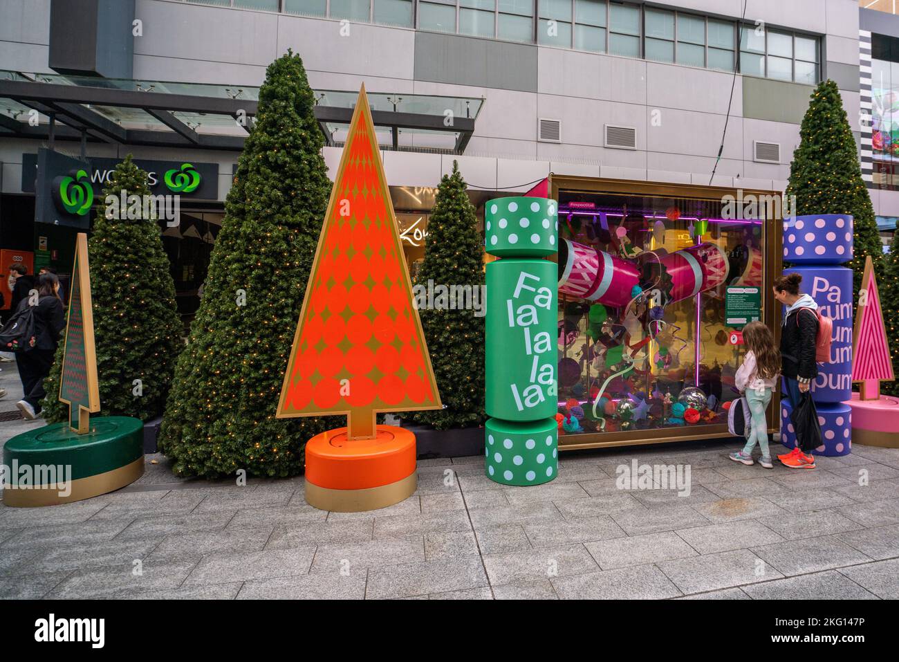 Adelaide, Australia. 21 November 2022.  Artificial christmas trees and crackers are displyed in Rundle Mall, Adelaide Christmas Credit: amer ghazzal/Alamy Live News Stock Photo