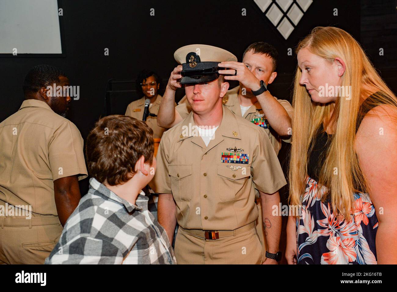 U s navy chief machinists mate hi-res stock photography and images - Alamy