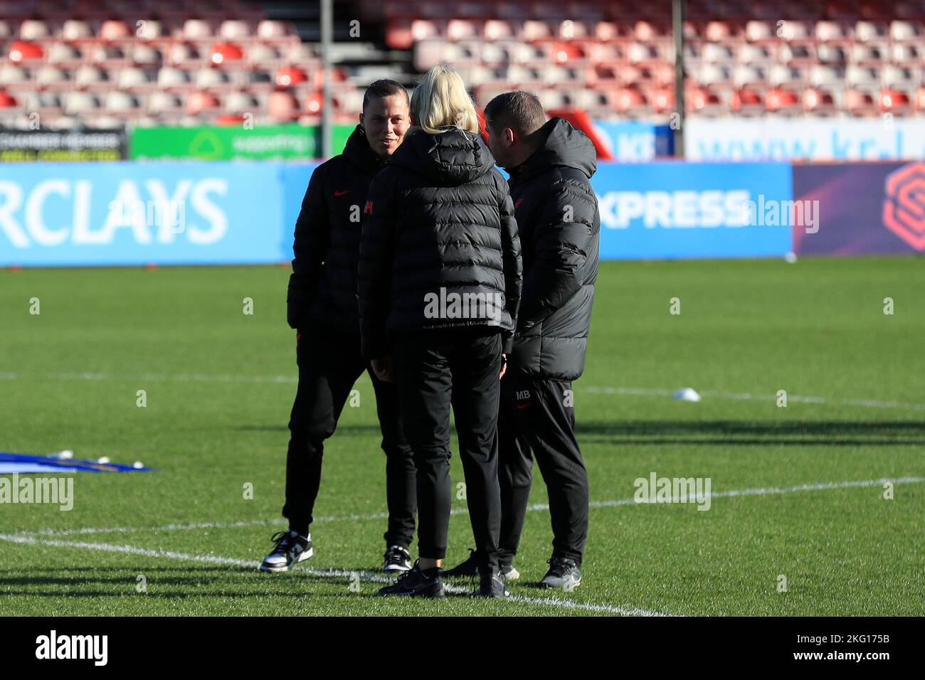 Gilly Flaherty of Liverpool Women speaks with Liverpool Women manager, Matt Beard and Missy Bo Kearns of Liverpool Women prior to kick off at the Barc Stock Photo