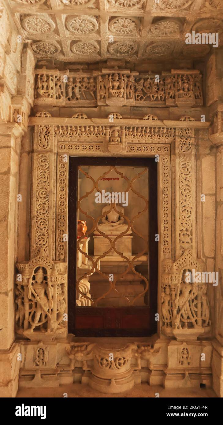 Neminath idol Inside the Ranakpur Jain Temple. Neminath was the 22nd Jain Tirthankara, Rajasthan, India Stock Photo