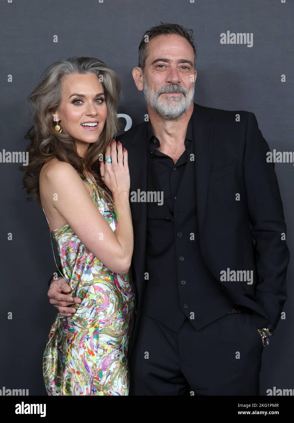 Los Angeles, Ca. 20th Nov, 2022. Hilarie Burton, Jeffrey Dean at The Walking Dead Live