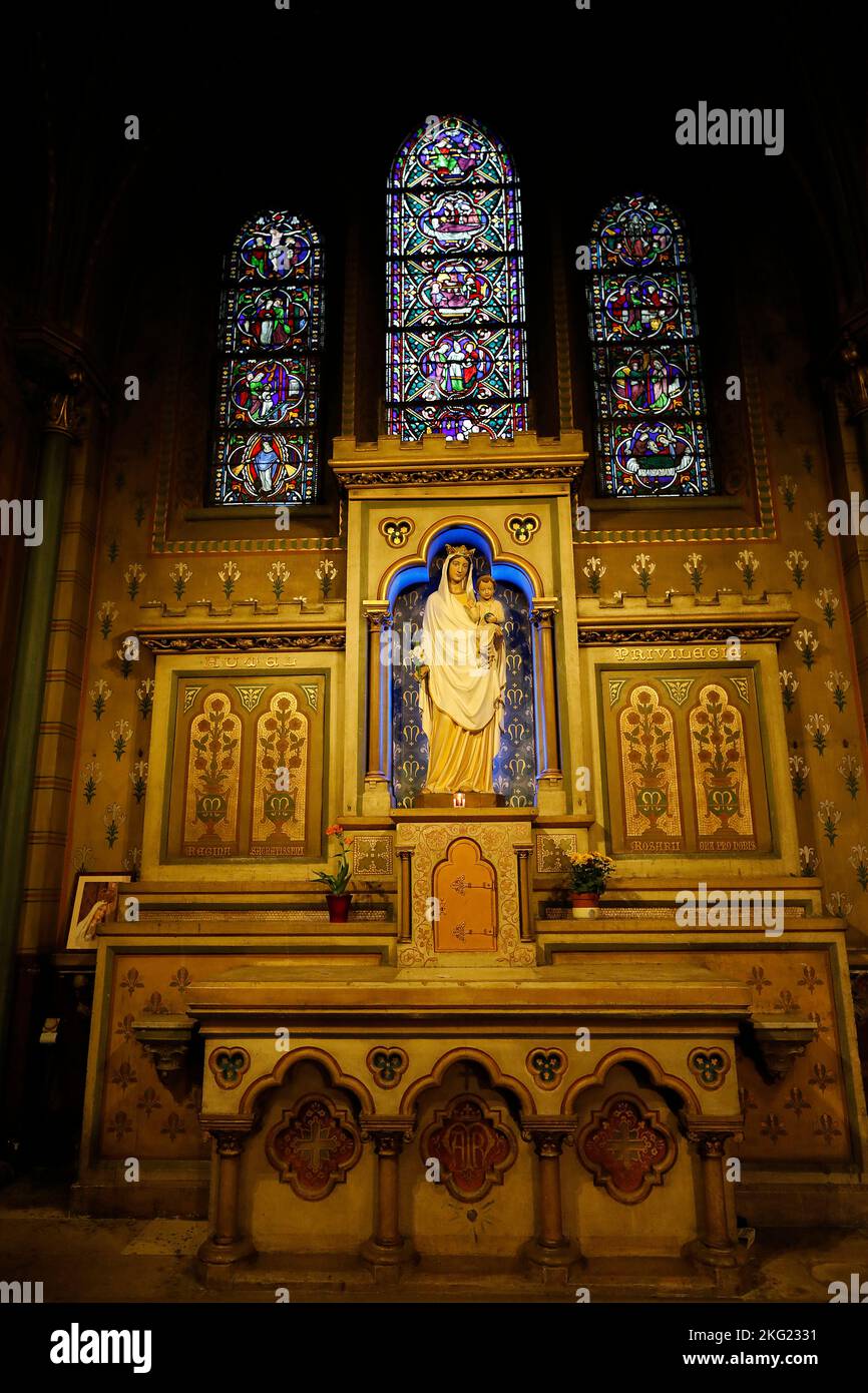 Inside Saint JeanBaptiste (St John the Baptist) de Belleville catholic