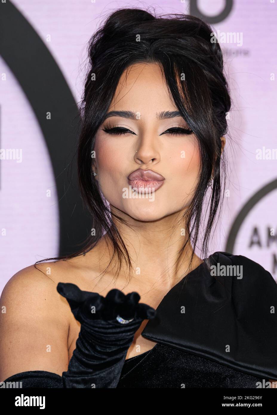 LOS ANGELES, CALIFORNIA, USA - NOVEMBER 20: Becky G (Rebbeca Marie Gomez) arrives at the 2022 American Music Awards (50th Annual American Music Awards) held at Microsoft Theater at L.A. Live on November 20, 2022 in Los Angeles, California, United States. (Photo by Xavier Collin/Image Press Agency) Stock Photo