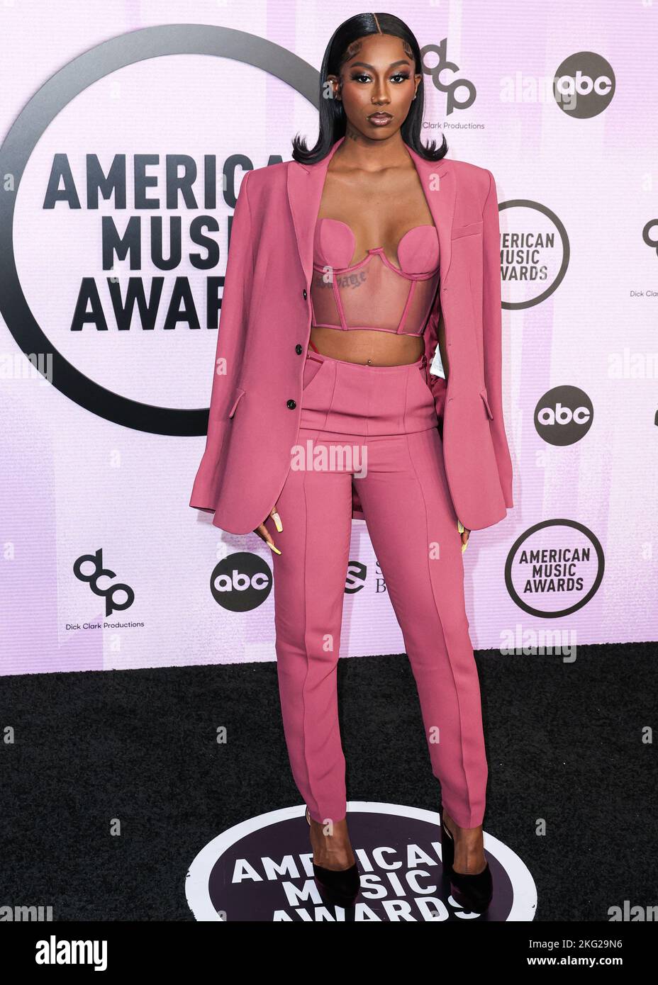 LOS ANGELES, CALIFORNIA, USA - NOVEMBER 20: Flo Milli (Tamia Monique Carter) arrives at the 2022 American Music Awards (50th Annual American Music Awards) held at Microsoft Theater at L.A. Live on November 20, 2022 in Los Angeles, California, United States. (Photo by Xavier Collin/Image Press Agency) Stock Photo