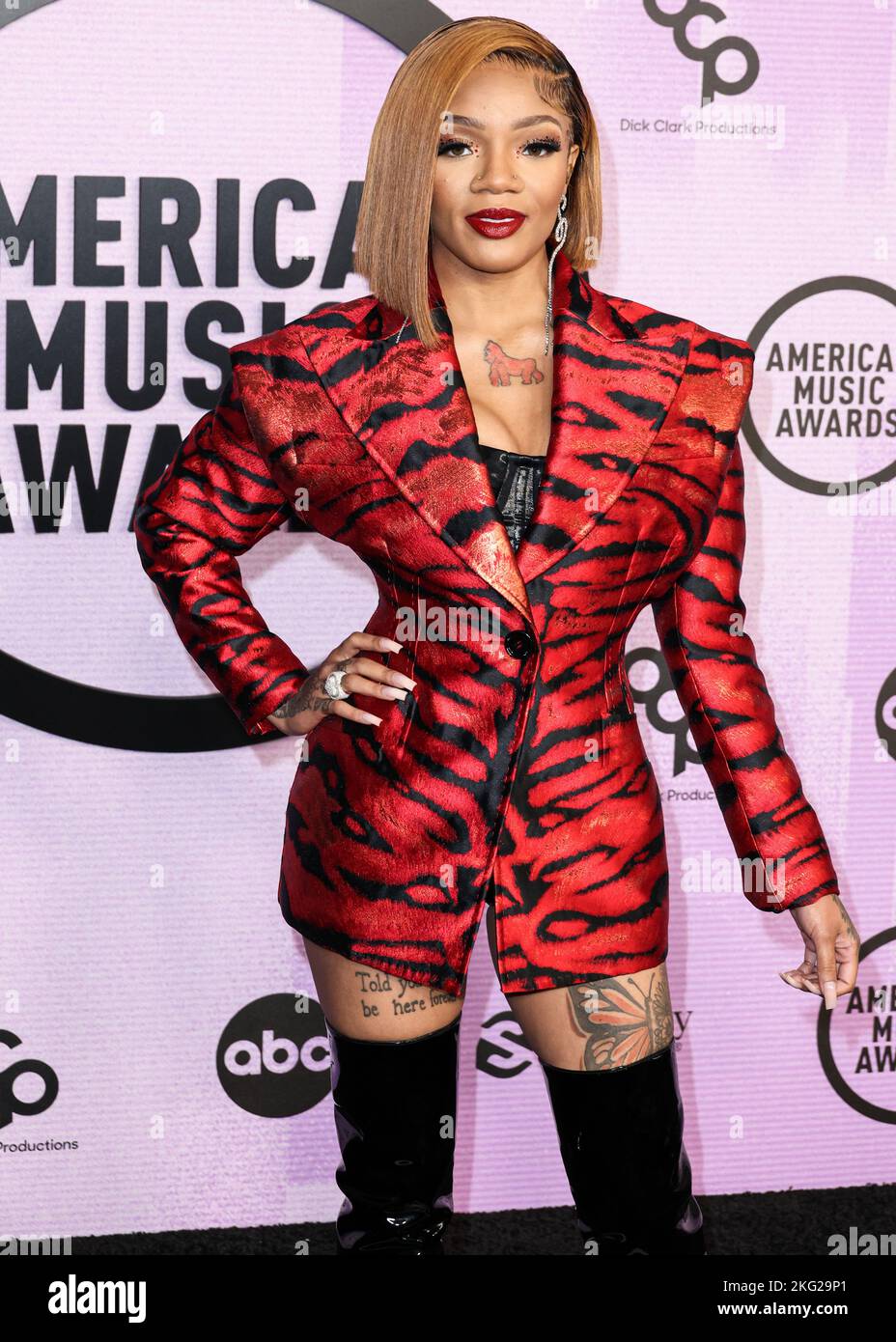 Los Angeles, United States. 20th Nov, 2022. LOS ANGELES, CALIFORNIA, USA - NOVEMBER 20: GloRilla (Gloria Hallelujah Woods) arrives at the 2022 American Music Awards (50th Annual American Music Awards) held at Microsoft Theater at L.A. Live on November 20, 2022 in Los Angeles, California, United States. (Photo by Xavier Collin/Image Press Agency) Credit: Image Press Agency/Alamy Live News Stock Photo