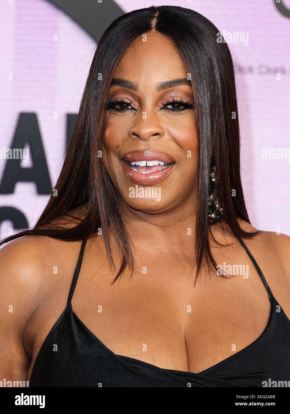 Los Angeles, United States. 20th Nov, 2022. LOS ANGELES, CALIFORNIA, USA - NOVEMBER 20: Niecy Nash Betts arrives at the 2022 American Music Awards (50th Annual American Music Awards) held at Microsoft Theater at L.A. Live on November 20, 2022 in Los Angeles, California, United States. (Photo by Xavier Collin/Image Press Agency) Credit: Image Press Agency/Alamy Live News Stock Photo
