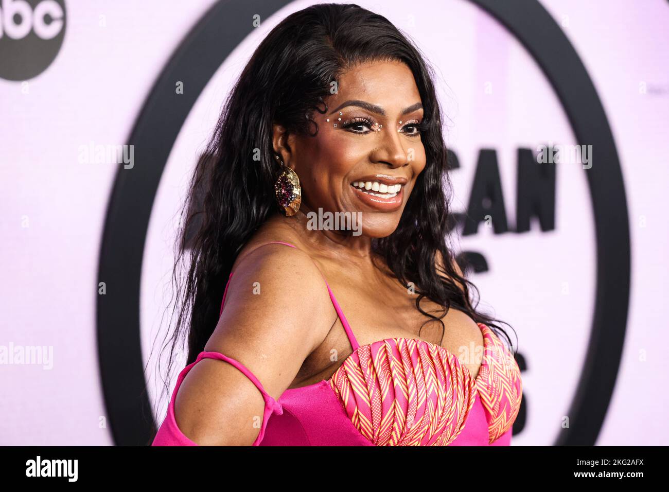 Los Angeles, United States. 20th Nov, 2022. LOS ANGELES, CALIFORNIA, USA - NOVEMBER 20: Sheryl Lee Ralph arrives at the 2022 American Music Awards (50th Annual American Music Awards) held at Microsoft Theater at L.A. Live on November 20, 2022 in Los Angeles, California, United States. (Photo by Xavier Collin/Image Press Agency) Credit: Image Press Agency/Alamy Live News Stock Photo