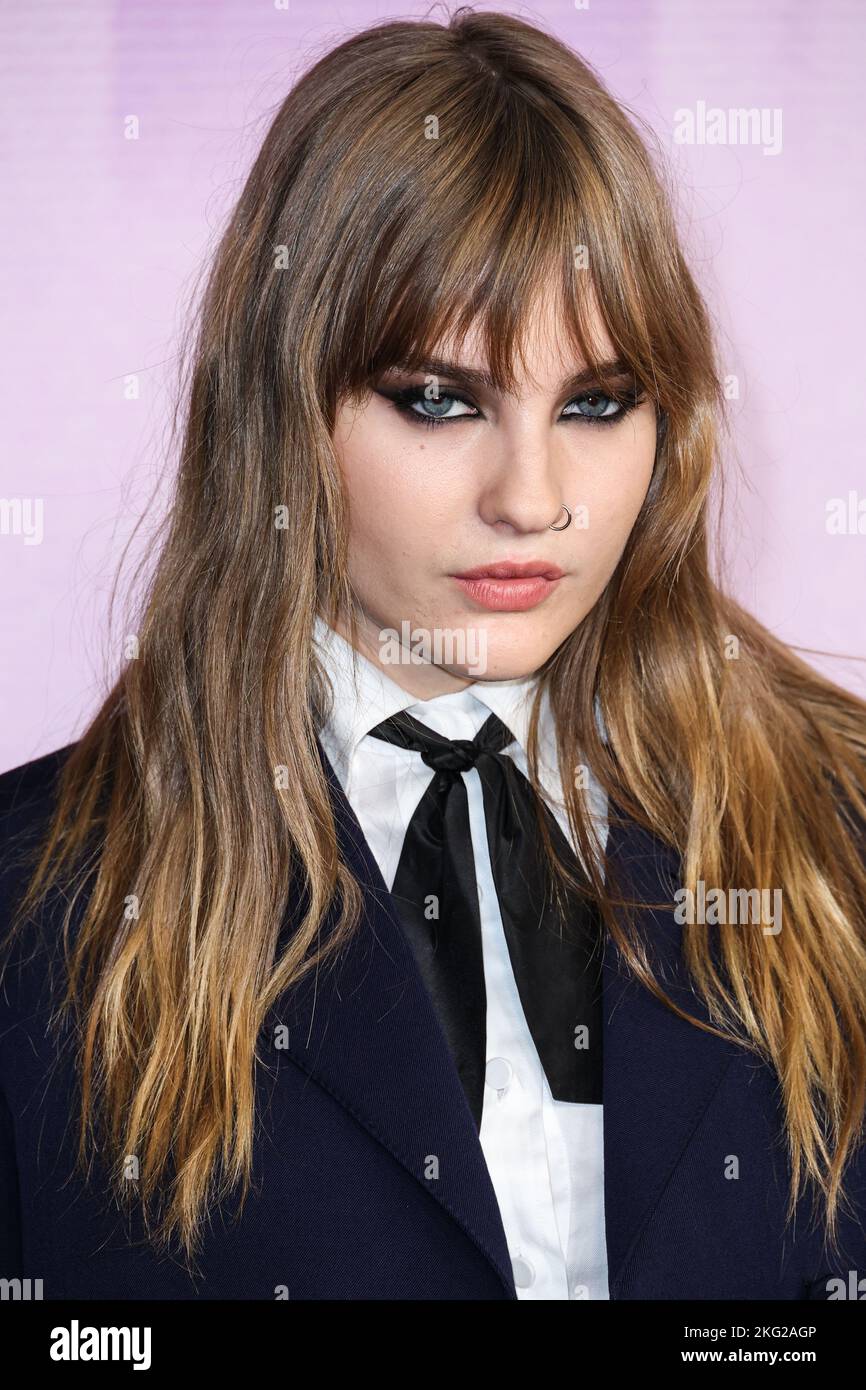 Los Angeles, United States. 20th Nov, 2022. LOS ANGELES, CALIFORNIA, USA - NOVEMBER 20: Victoria De Angelis arrives at the 2022 American Music Awards (50th Annual American Music Awards) held at Microsoft Theater at L.A. Live on November 20, 2022 in Los Angeles, California, United States. (Photo by Xavier Collin/Image Press Agency) Credit: Image Press Agency/Alamy Live News Stock Photo