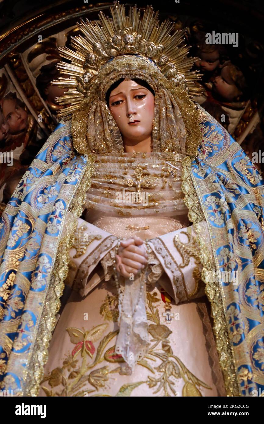 Crowned Virgin Mary statue in a catholic church. Spain Stock Photo Alamy
