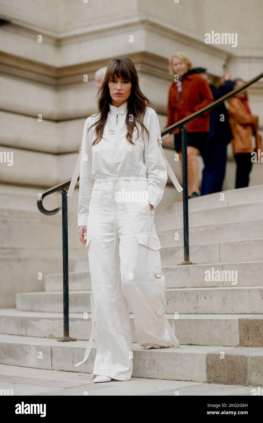 Street style, Alison Toby arriving at Zimmermann Spring Summer 2023