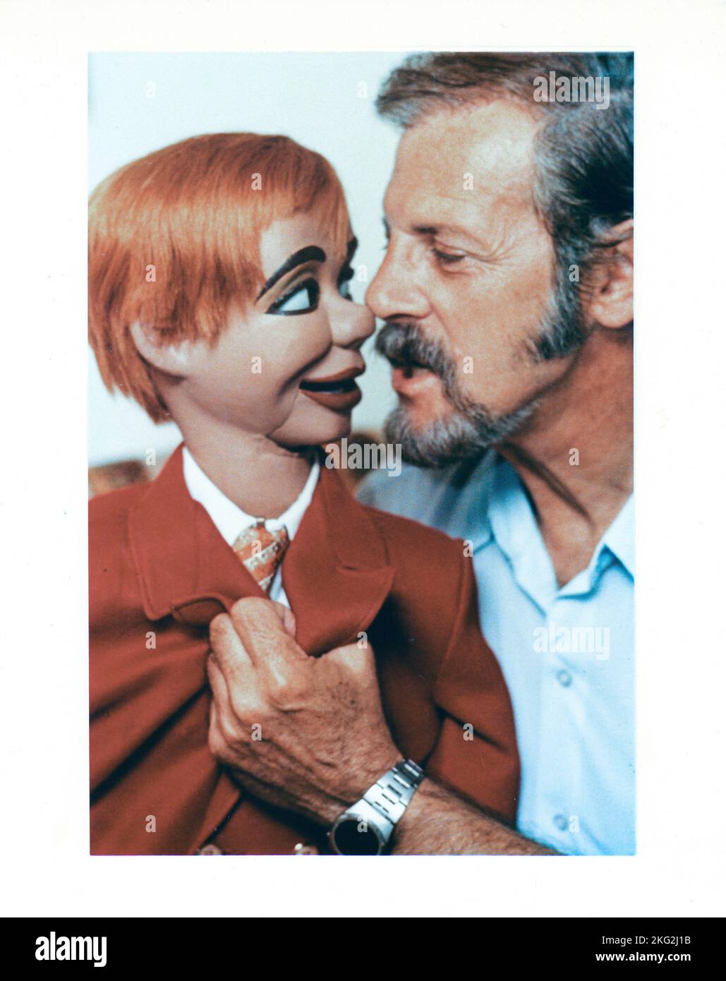 Ventriloquist, inventor, painter, acupuncturist and TV pioneer Paul Winchell poses with his handmade puppet, Jerry Mahoney. 1976 in Sylmar, CA. Stock Photo