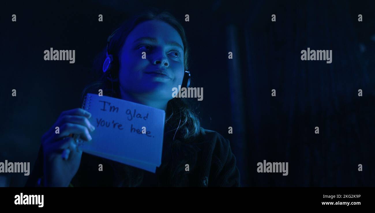 SADIE SINK in STRANGER THINGS (2016), directed by MATT DUFFER and ROSS DUFFER. Season 4 episode 9. Credit: 21 LAPS ENT/MONKEY MASSACRE / Album Stock Photo