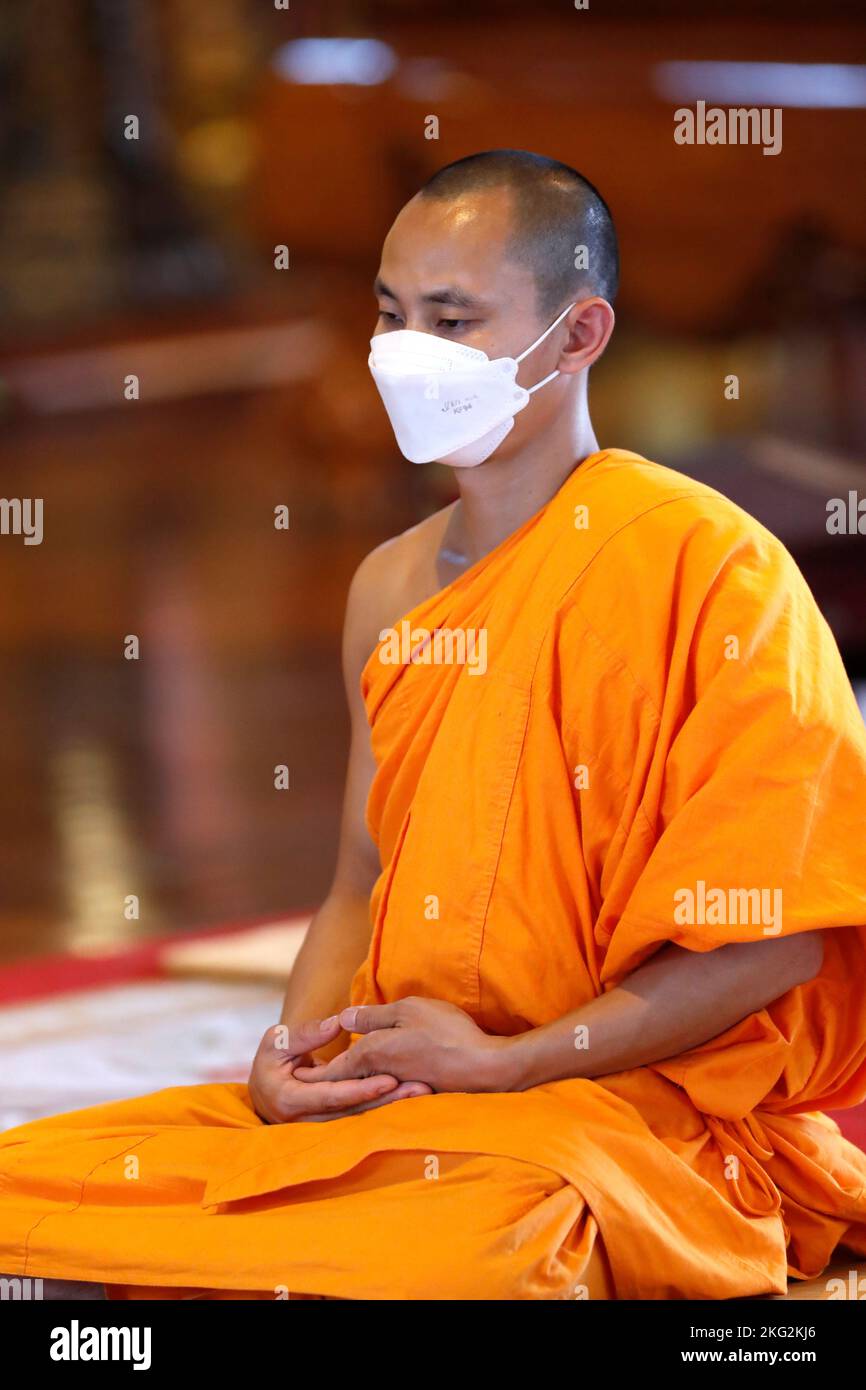 Buddhist monk rituals hi-res stock photography and images - Alamy