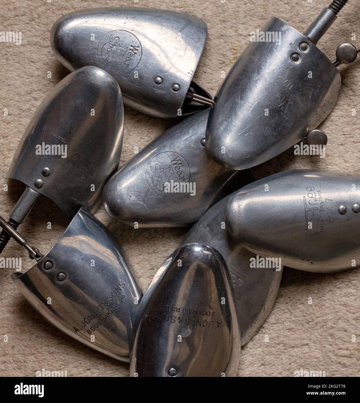 Vintage metal deals shoe trees