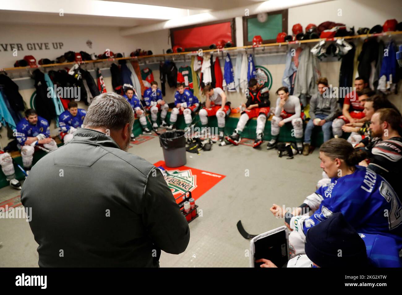 Hockey player in dressing room hi-res stock photography and images - Alamy