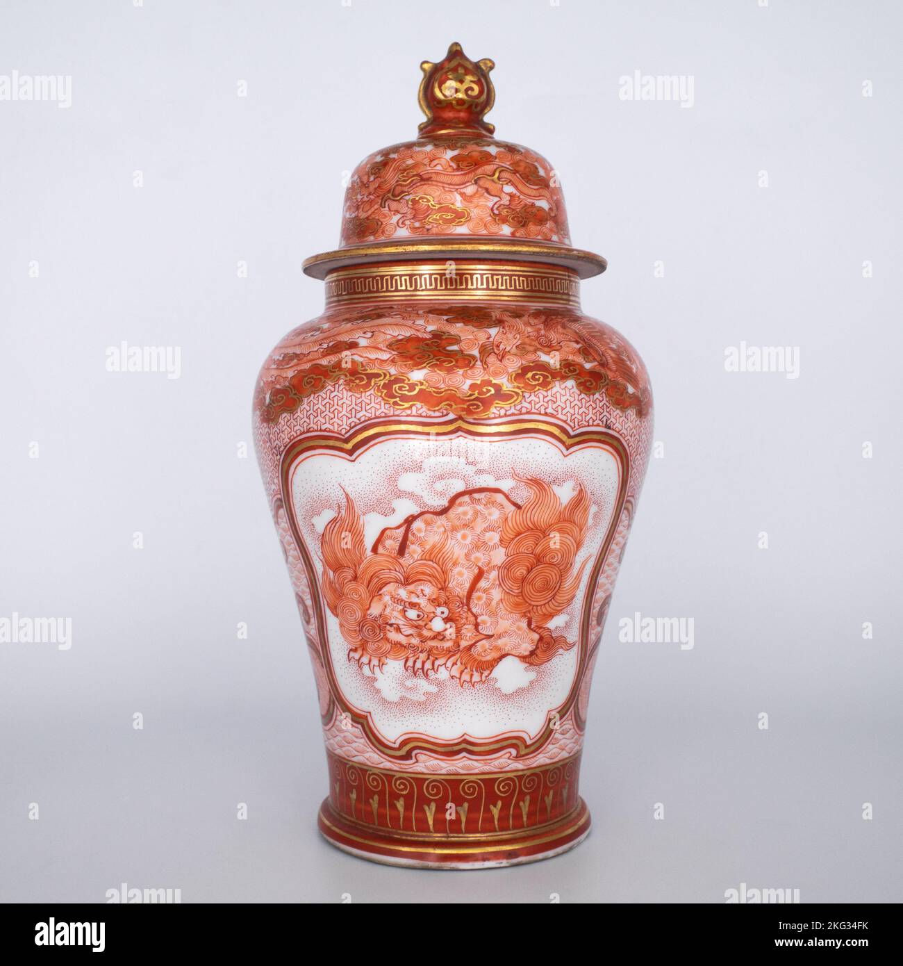 Jar Kutani Porcelain Dragon, Foo dog Fine Japanese Kutani