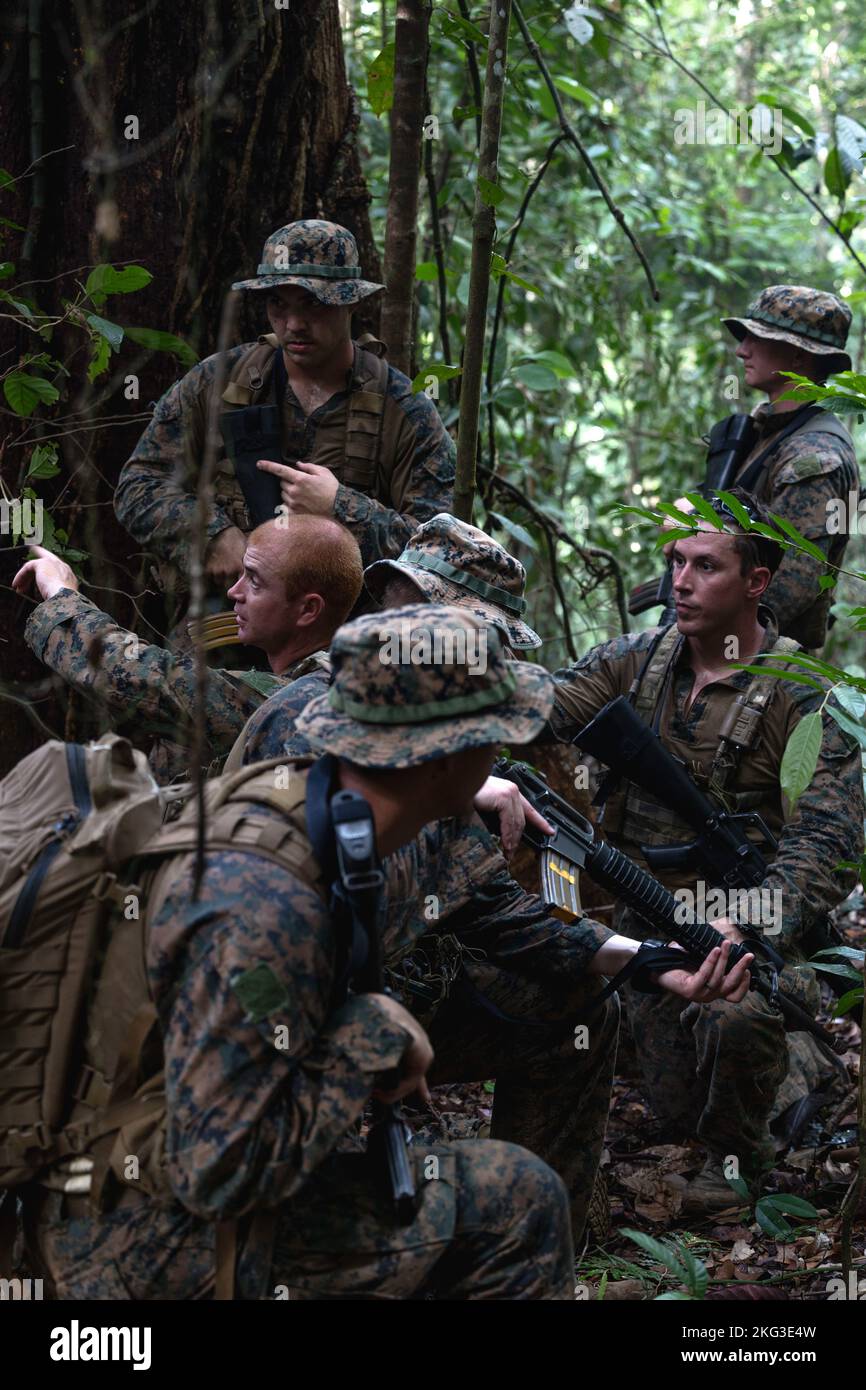 U.S. Marines with the 11th Marine Expeditionary Unit Command Element, I ...