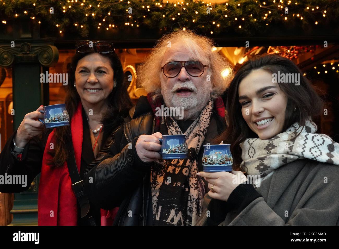 Hamburg, Germany. 21st Nov, 2022. Roncalli boss Bernhard Paul and his ...