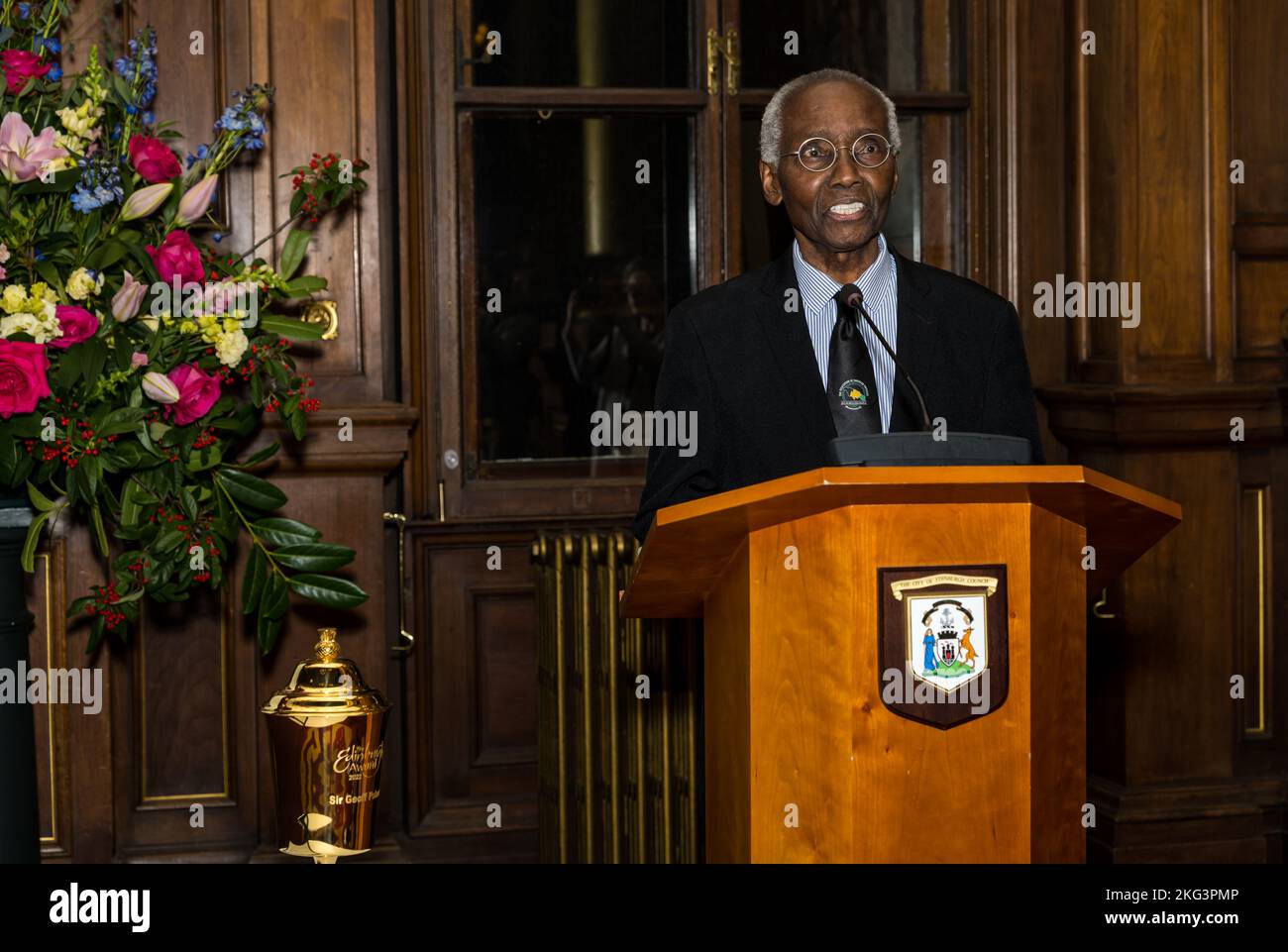 Sir Geoff Palmer gives speech at Edinburgh Award celebration, City Chambers, Scotland, UK Stock Photo