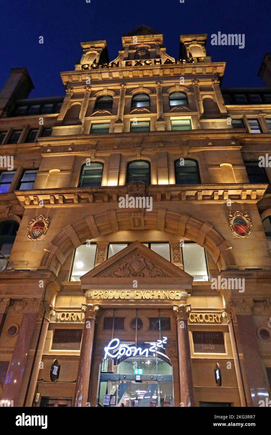 Manchester Corn Exchange building, at night, 1, Exchange Square Central, High St, Manchester, England, UK,  M3 1BD Stock Photo