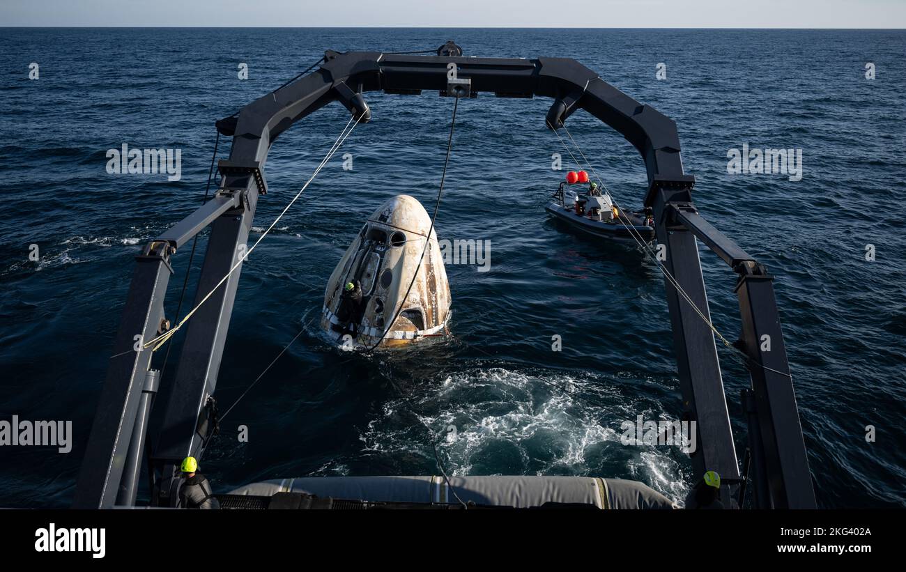 Nasas Spacex Crew 4 Splashdown Support Teams Work Around The Spacex