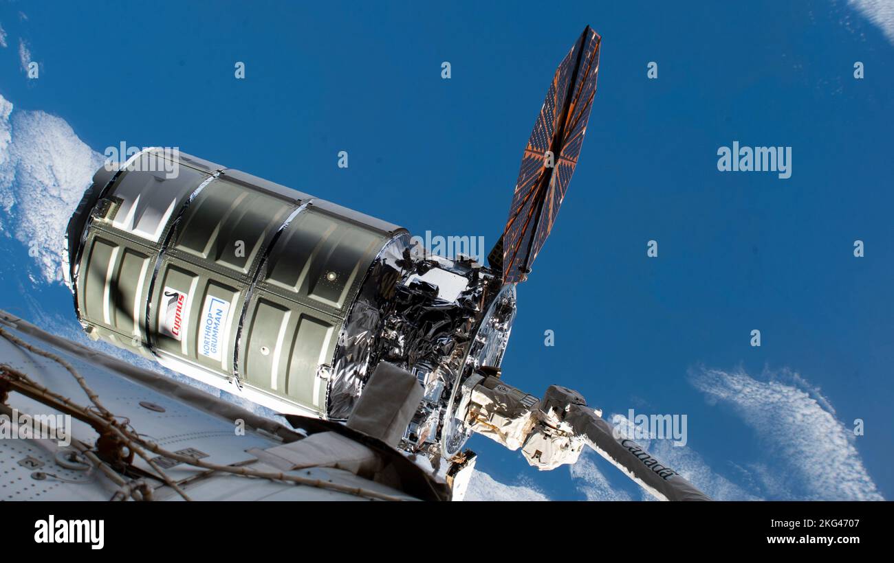 . iss068e021345 (Nov. 9, 2022) --- The Northrop Grumman Cygnus space freighter is pictured in the grip of the Canadarm2 robotic arm shortly after arriving at the International Space Station. Stock Photo