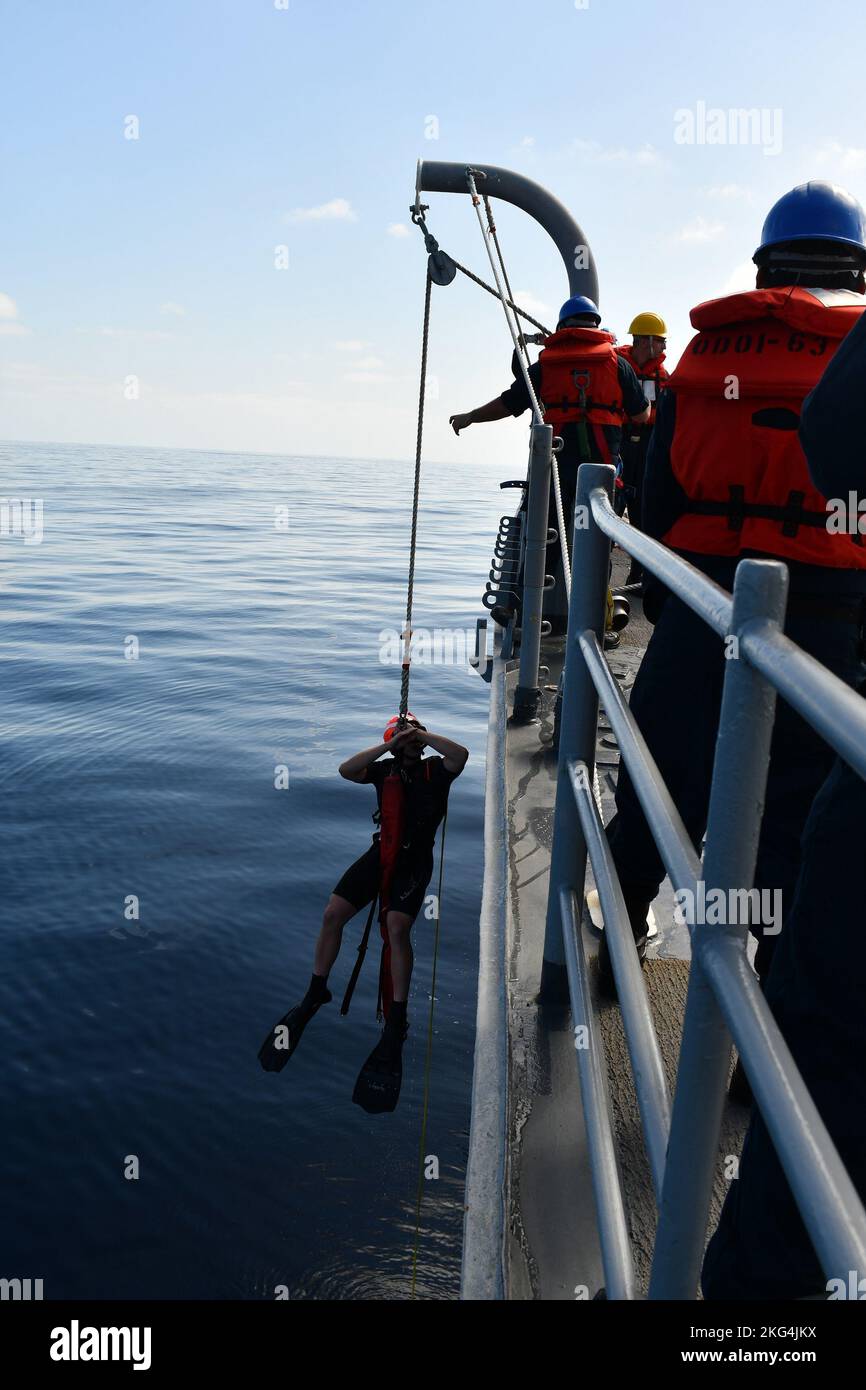 221028-N-EF547-1045 SAN DIEGO OPAREA (Oct. 28, 2022) Damage Controlman ...