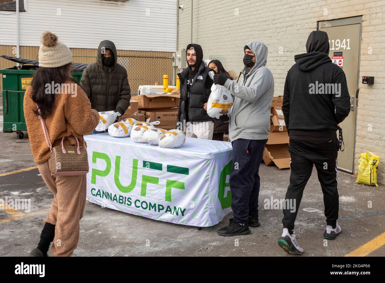 Hamtramck, Michigan, USA. 21st Nov, 2022. Puff Cannabis gives away free turkeys for Thanksgiving. The cannabis dispensary distributed over 1700 turkeys at its seven Michigan locations. Credit: Jim West/Alamy Live News Stock Photo