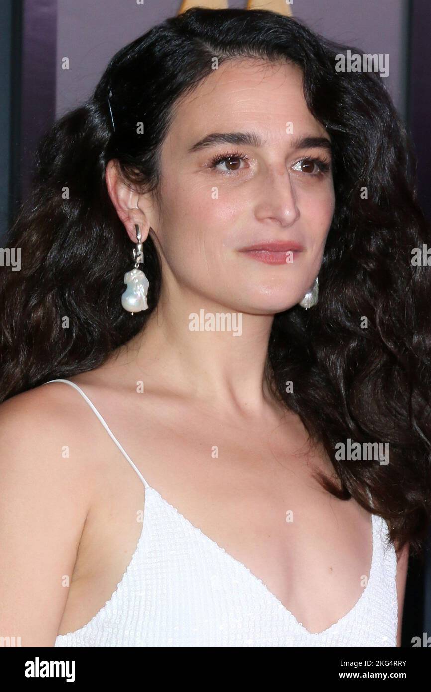 Los Angeles, CA. 19th Nov, 2022. Jenny Slate at arrivals for The
