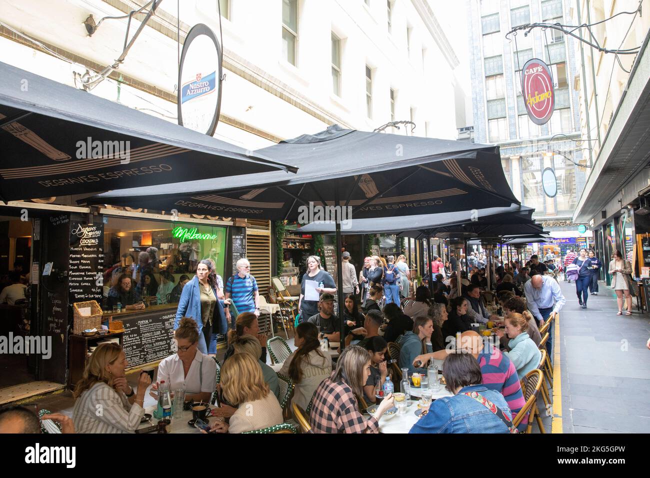 Melbourne laneways, cafe restaurants and diners eat lunch in degraves street Melbourne CBD,Victoria,Australia Stock Photo