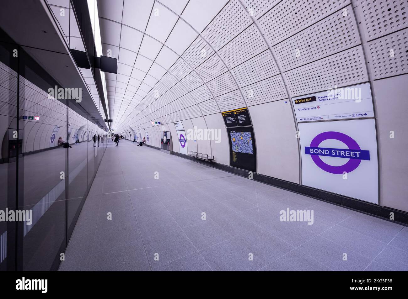 Bond Street - Elizabeth Line Station Stock Photo - Alamy