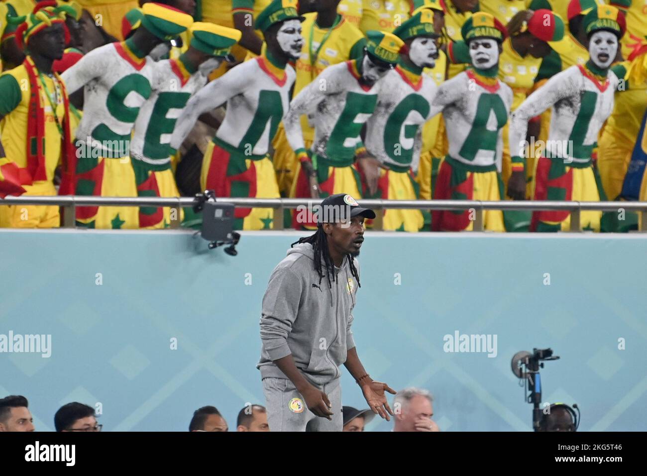 Doha, Katar. 21st Nov, 2022. Aliou CISSE (coach SEN) in front of fans, Senegal football fans, gesture, gives instructions, Game 2, Group A Senegal (SEN) - Netherlands (NED) 0-2 on 11/21/2022, Al Thumama Stadium. Soccer World Cup 20122 in Qatar from 20.11. - 18.12.2022 ? Credit: dpa/Alamy Live News Stock Photo