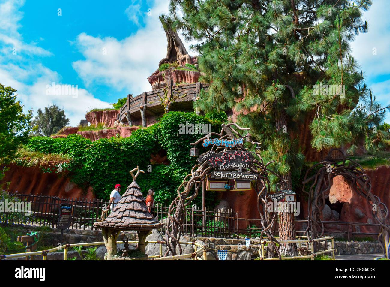 Disneys splash mountain hi res stock photography and images Alamy Disneys splash mountain hi res stock photography and images Alamy