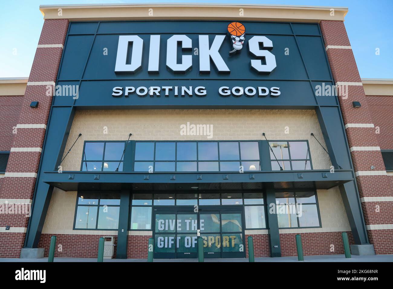 crossing shopping center hires stock photography and images